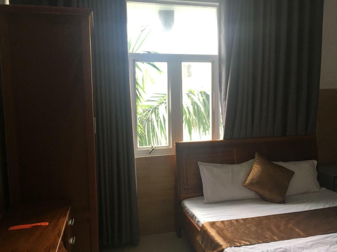 Khach San Hoang Nhat Minh Hotel *