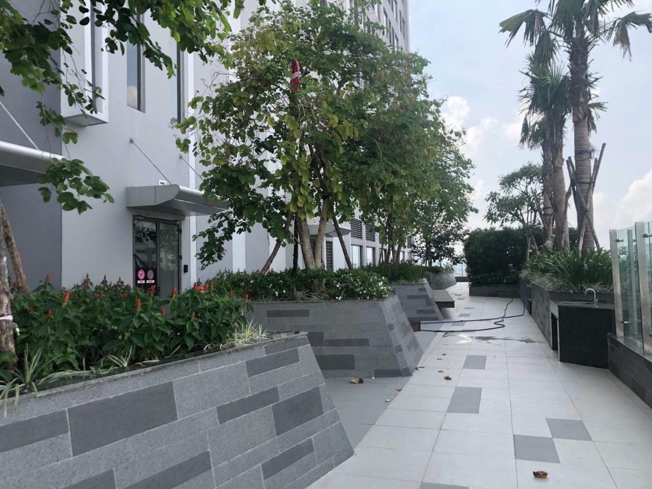 151 Ben Van Don Apartment *