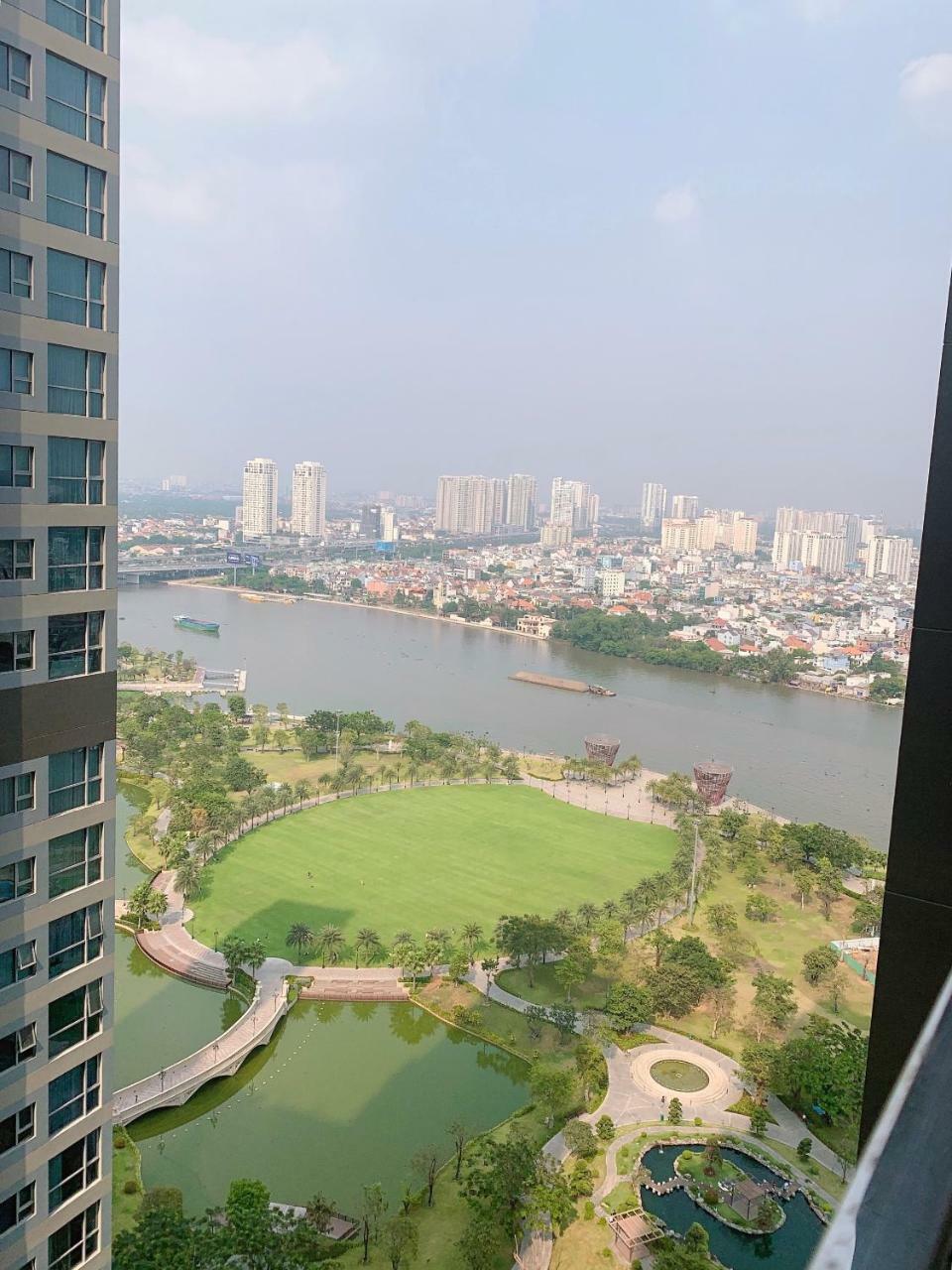 Aparthotel Vinhomes Landmark 81 - Luxstay Condotel