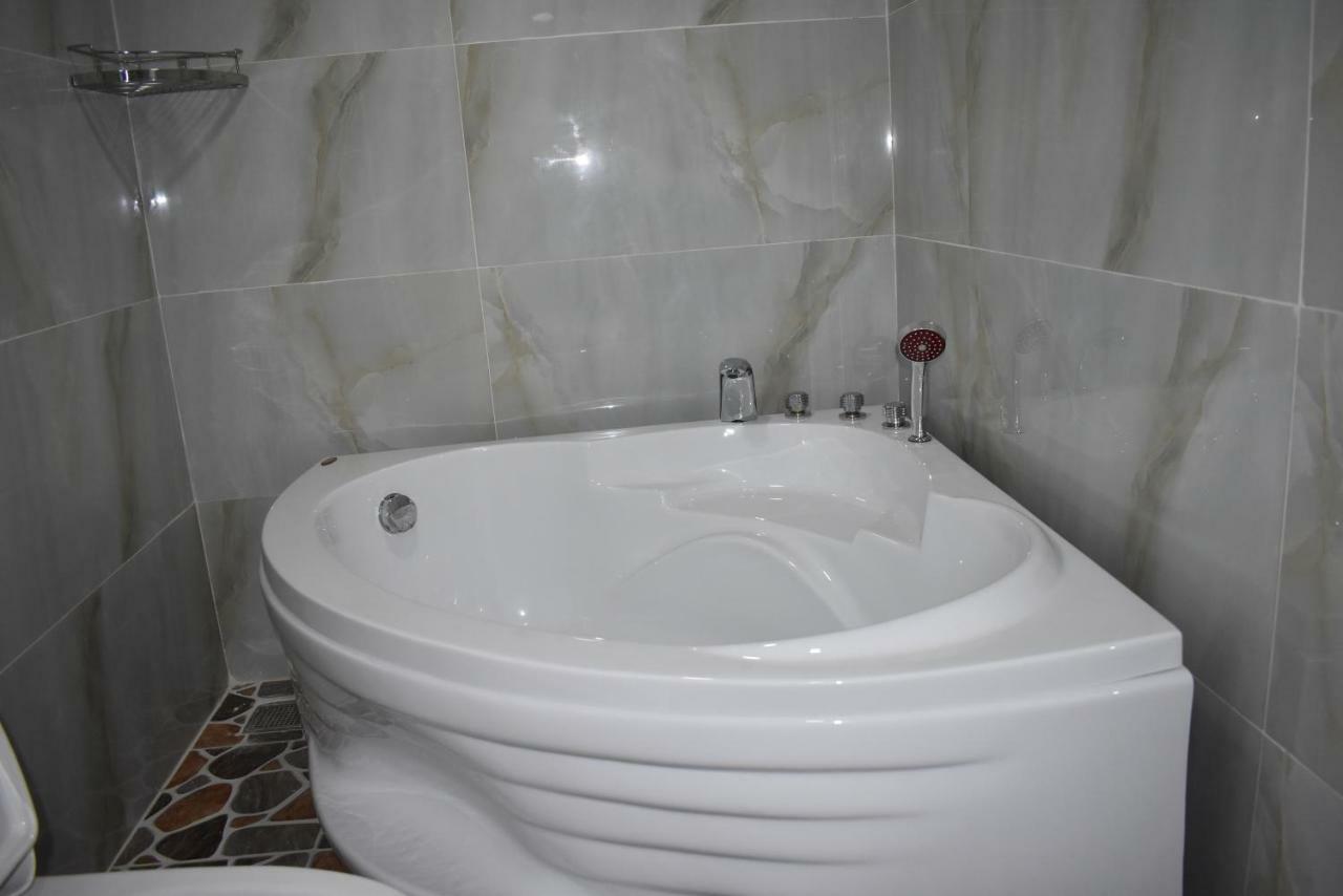 De Lucas Hotel 2*