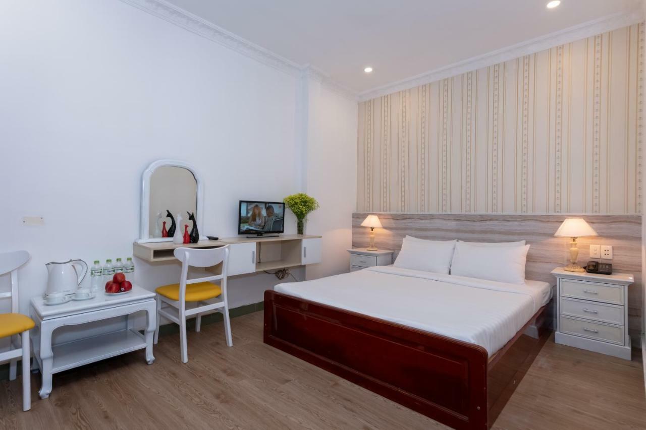 Ava Saigon 2*