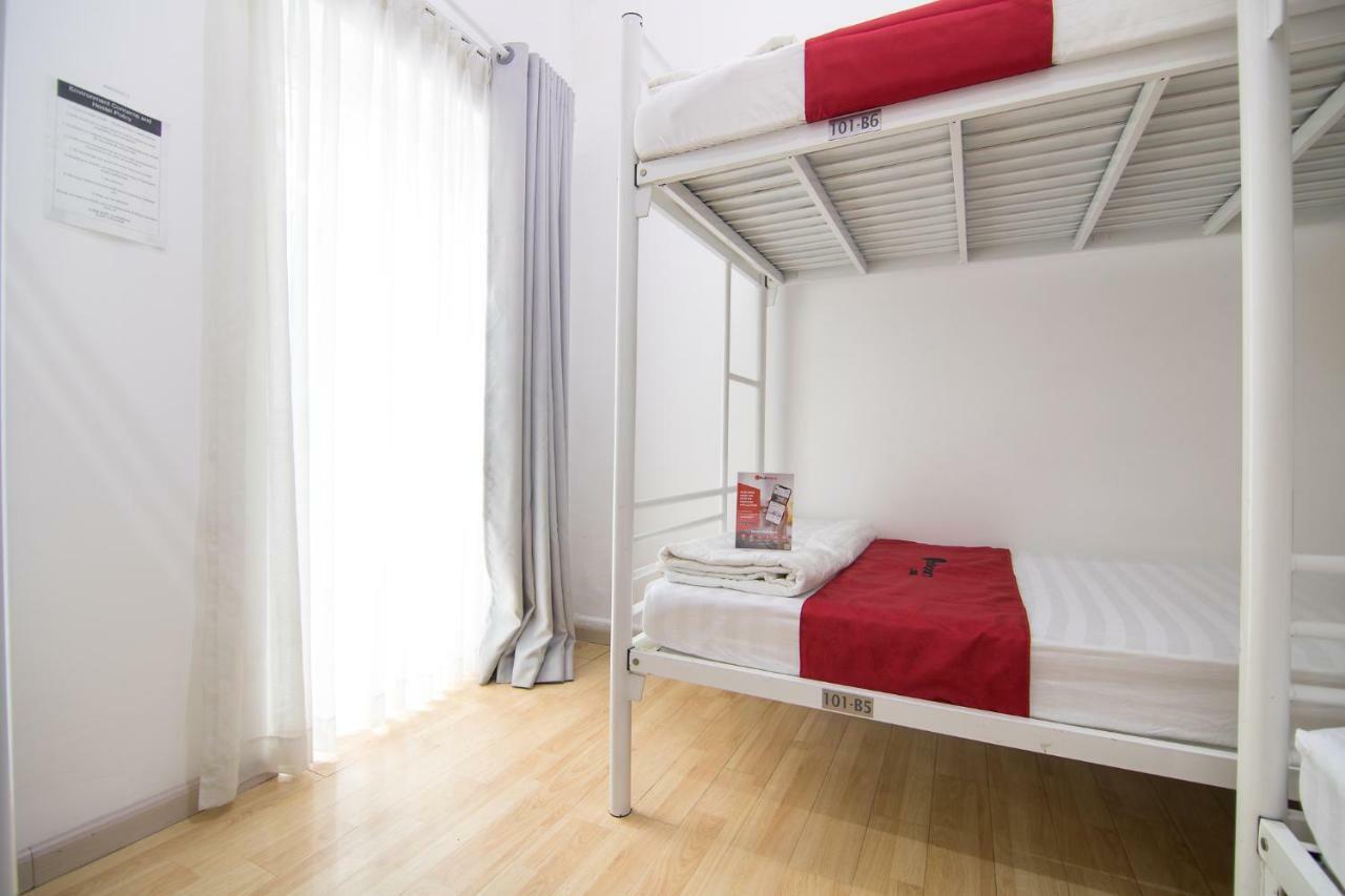 Reddoorz Near Nguyen Hue Walking Street 2 - Dorms Available 3*