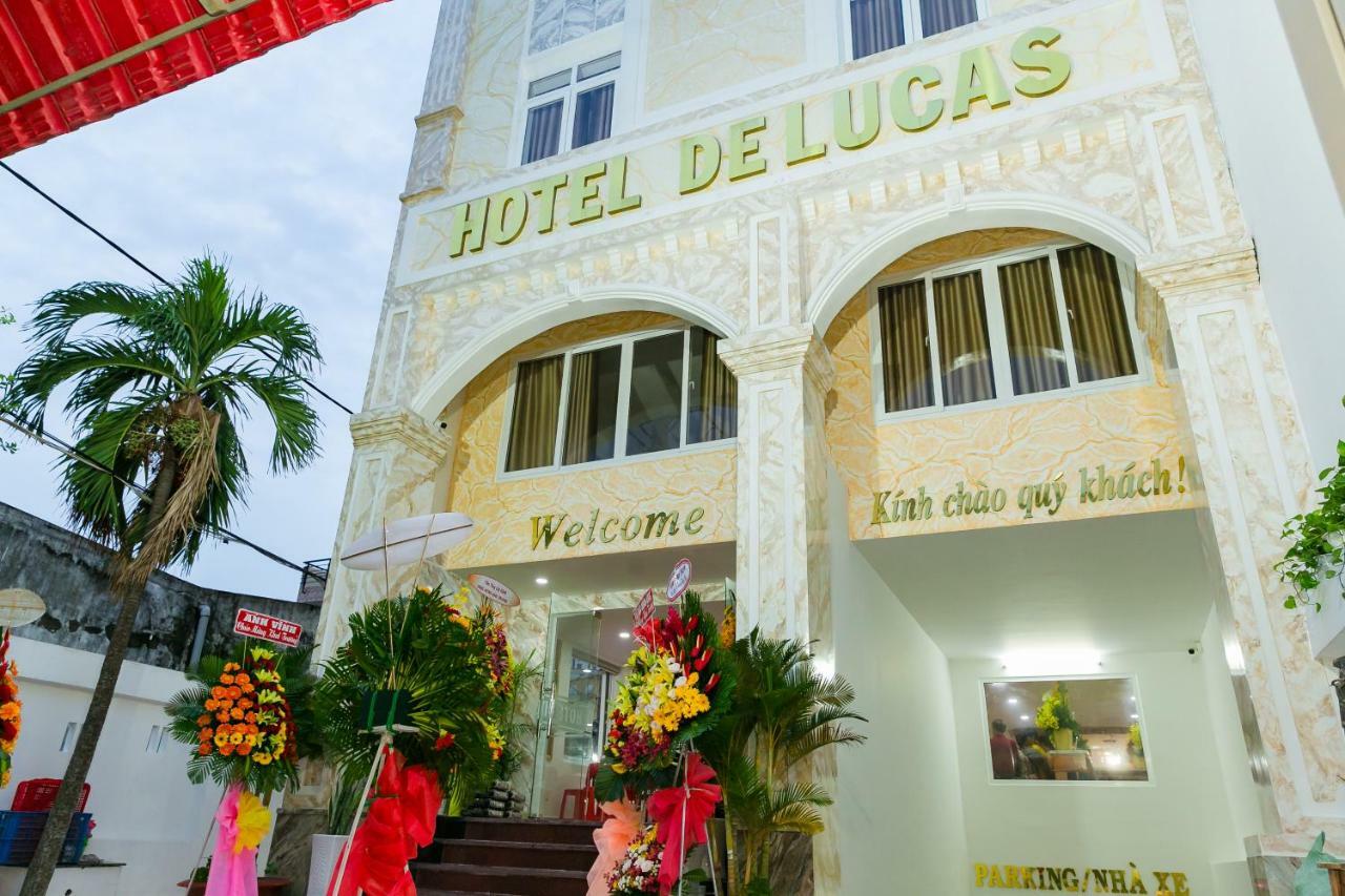 De Lucas Bandar Ho Chi Minh