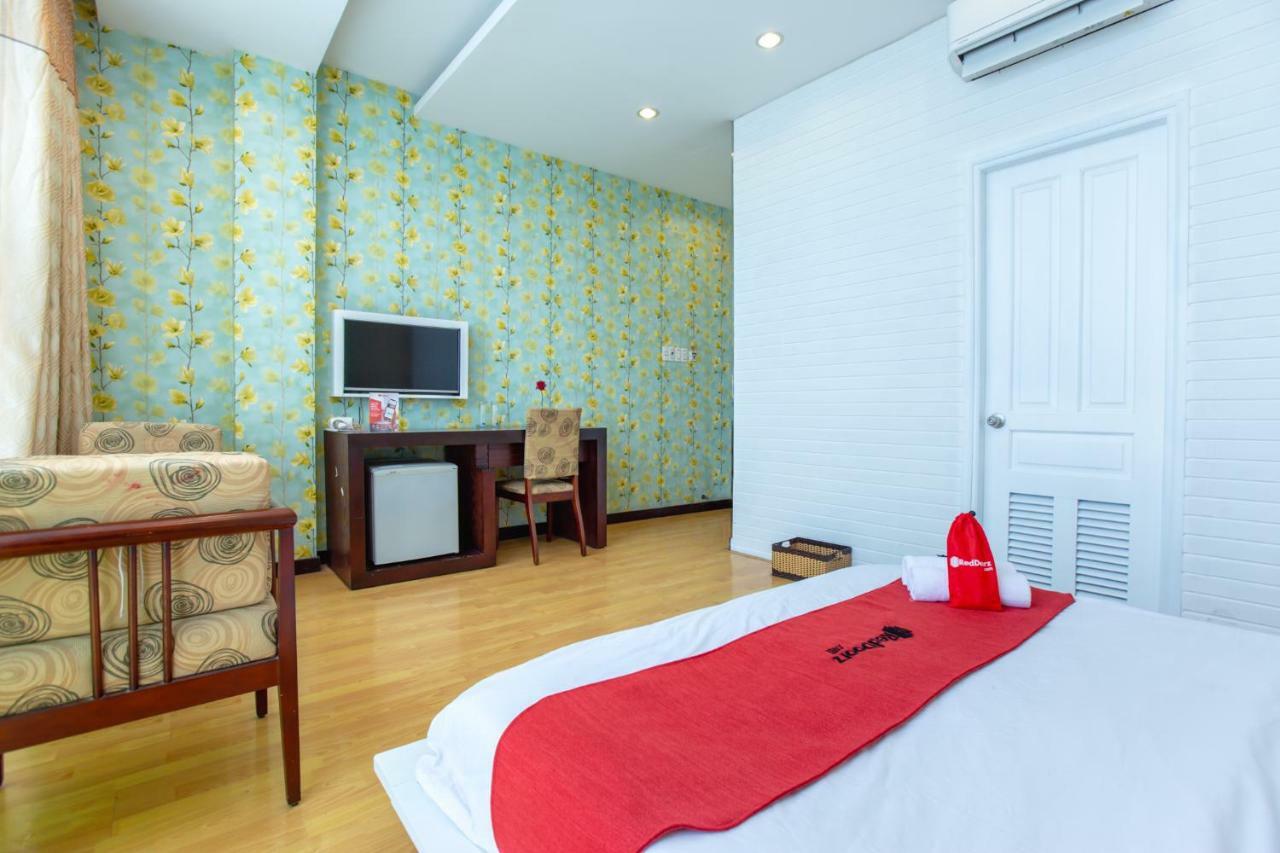 Joy Hotel 3*