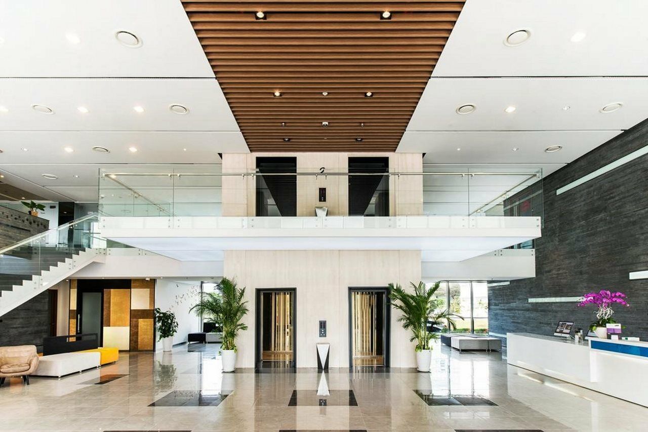 Novotel Living Saigon South Hotel 4*