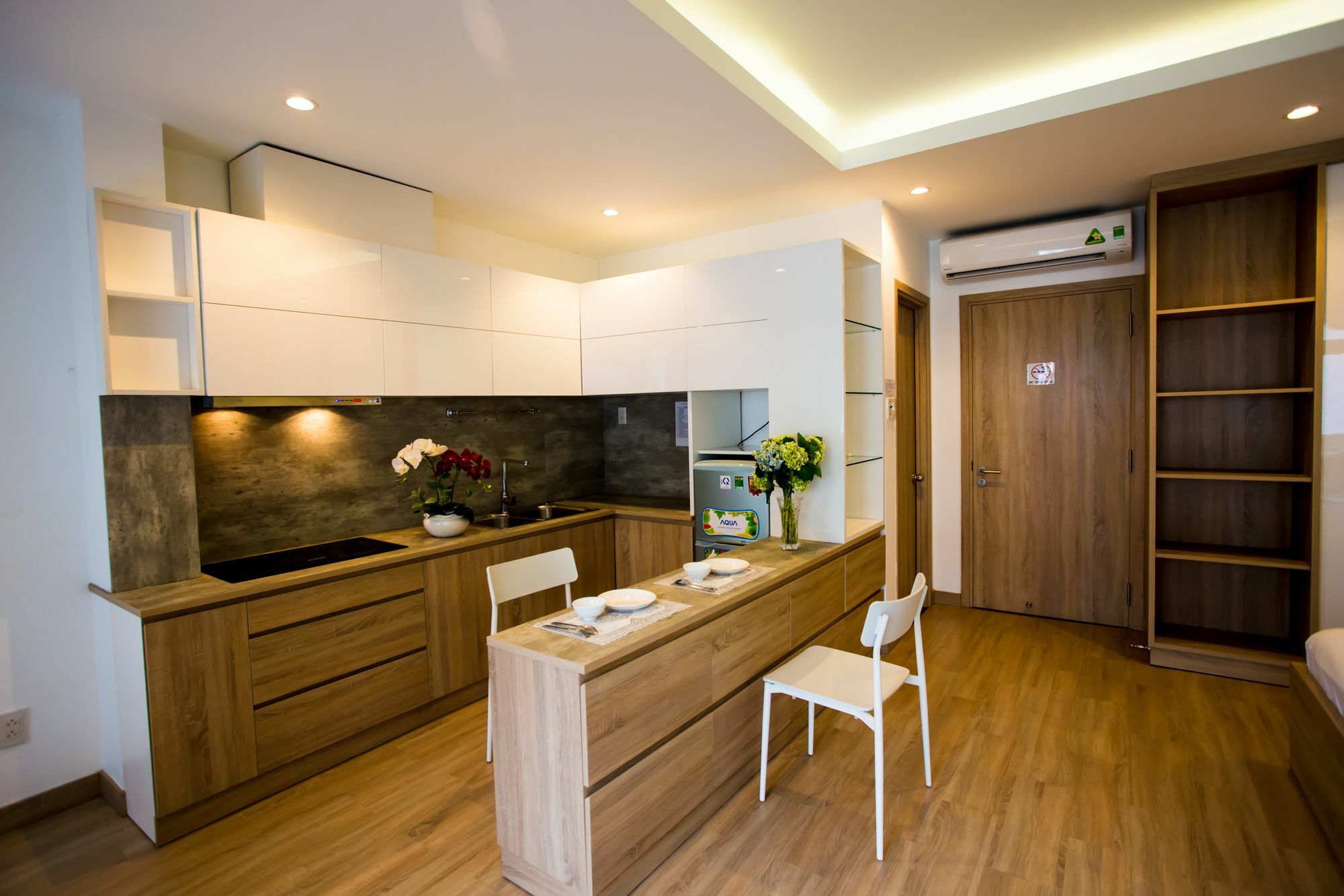 Golden Tree Apartment