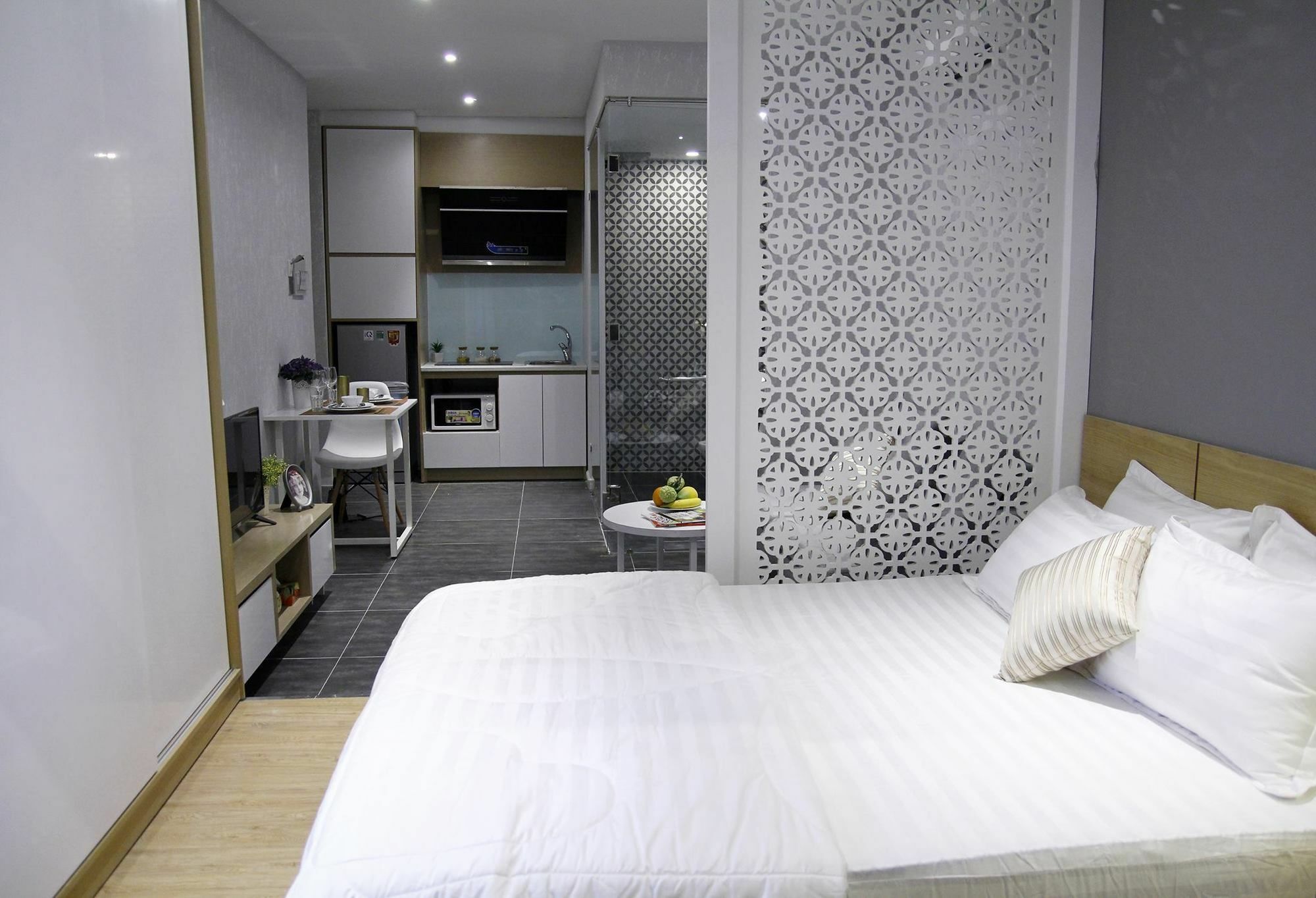 Full House Retreat - The Water Front Aparthotel 3*
