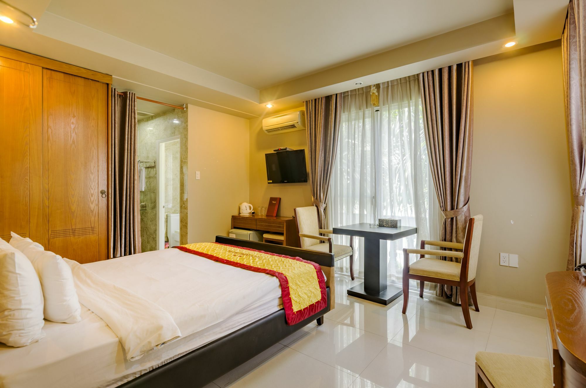South Saigon Hotel