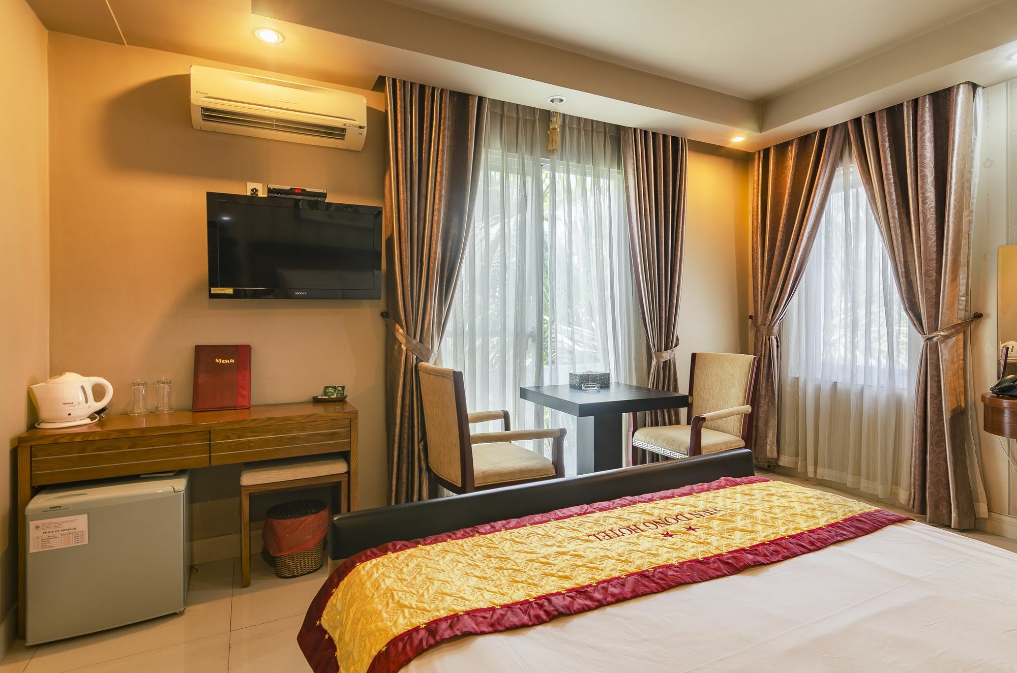 Hotel South Saigon *