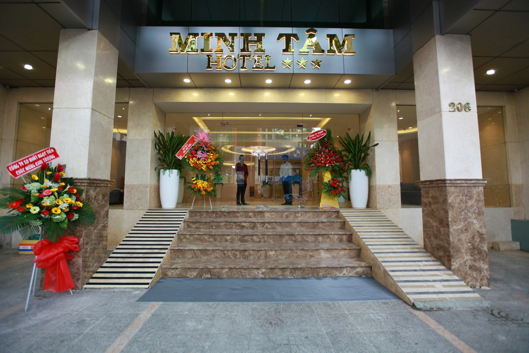 Minh Tam & 3*
