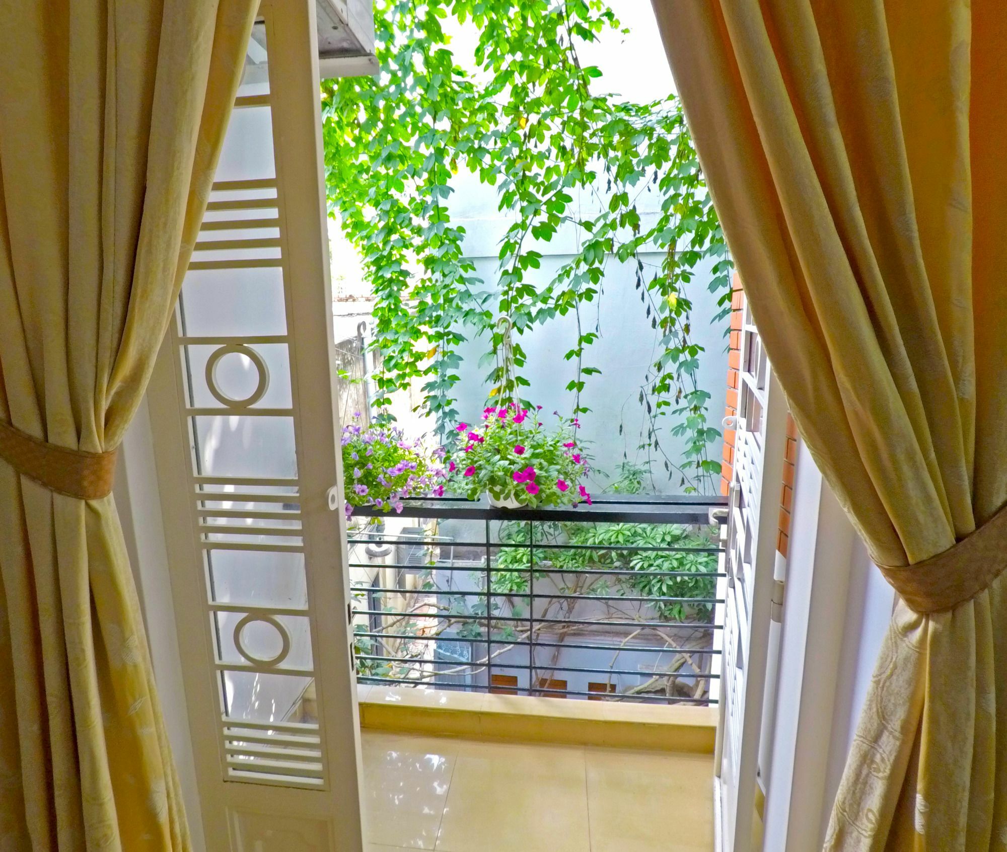 Drop By Saigon TP. Hồ Chí Minh