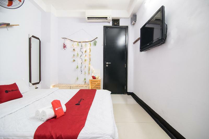 Reddoorz Near Bui Vien Walking Street 2