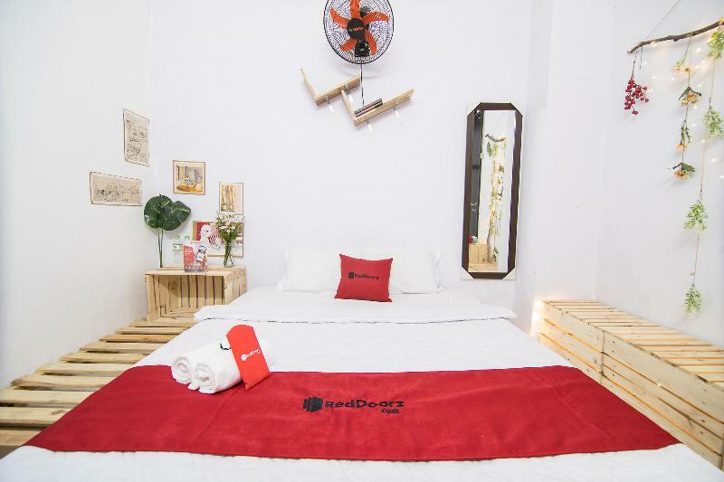 Reddoorz Near Bui Vien Walking Street 2 Hotel 2*