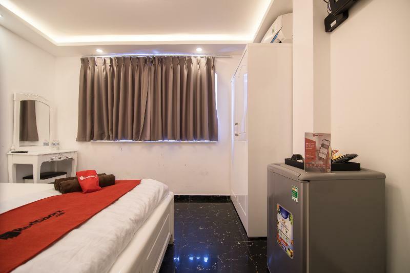 Hotel Reddoorz @ Bui Vien Walking Street 3 Ho Chi Minh City