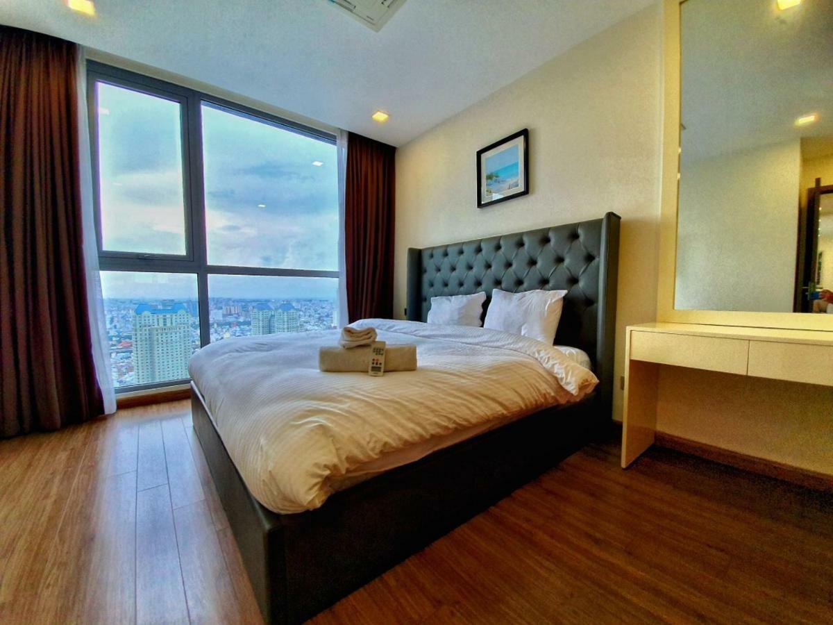 Homes By Christine - Vinhomes Park Apartment *