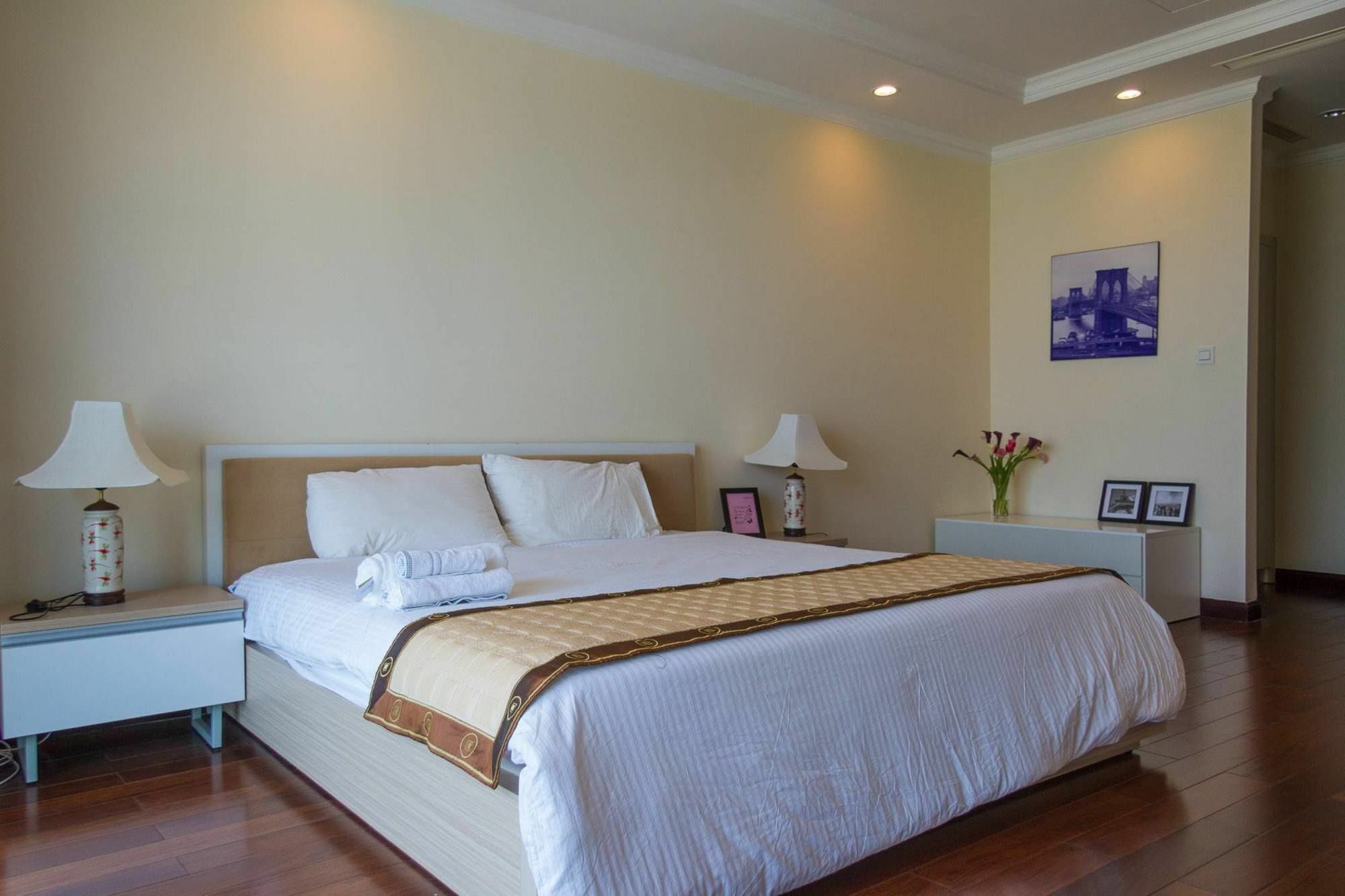 Spectacular Vincom Penthouse Downtown District 1 Apartment Ho Chi Minh City