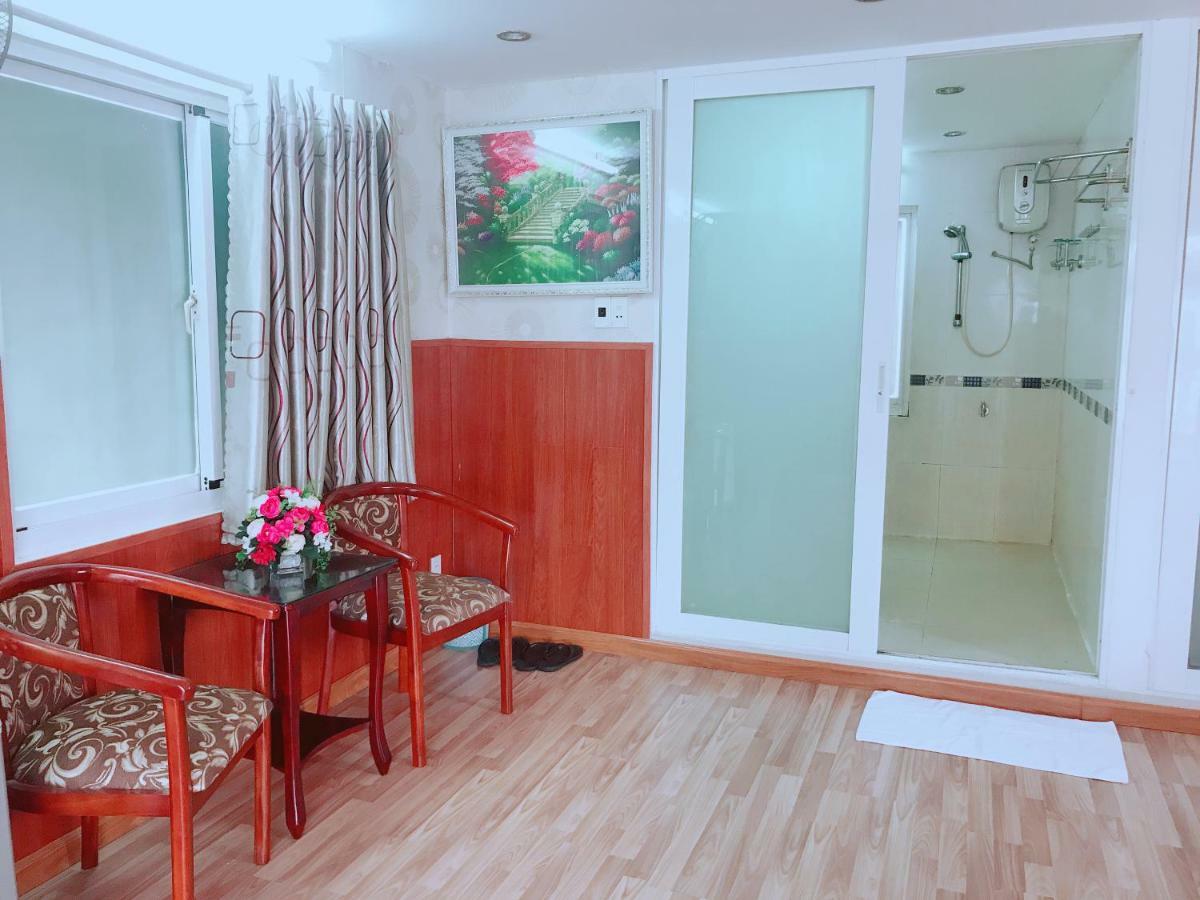 Hotel Khach San Ha Bao Chau 1