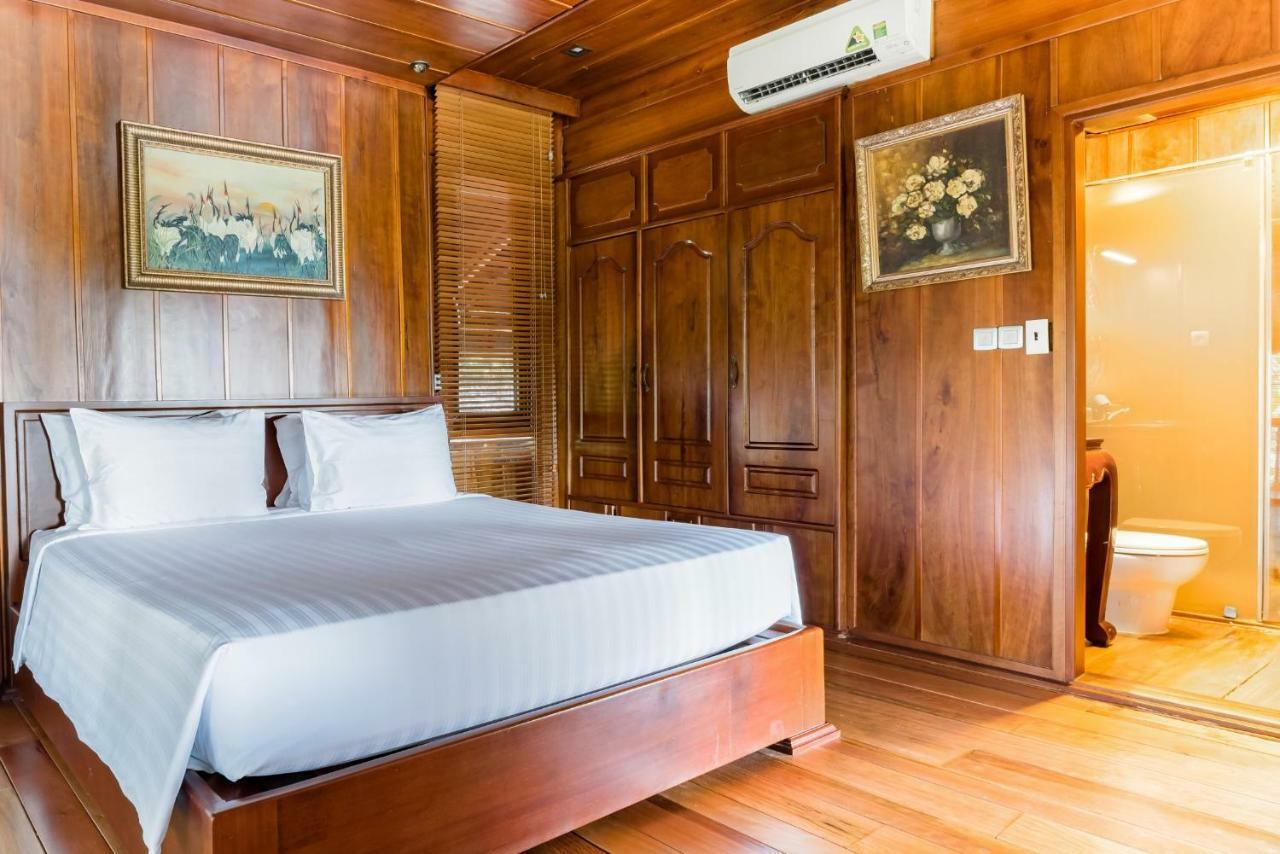 Saigon Riverside Retreat Hotel 3*