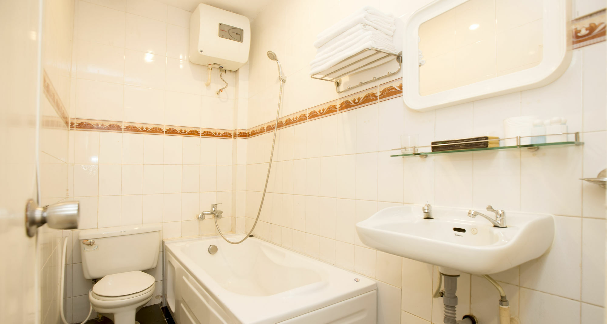 Saigon Crystal Hotel 2*