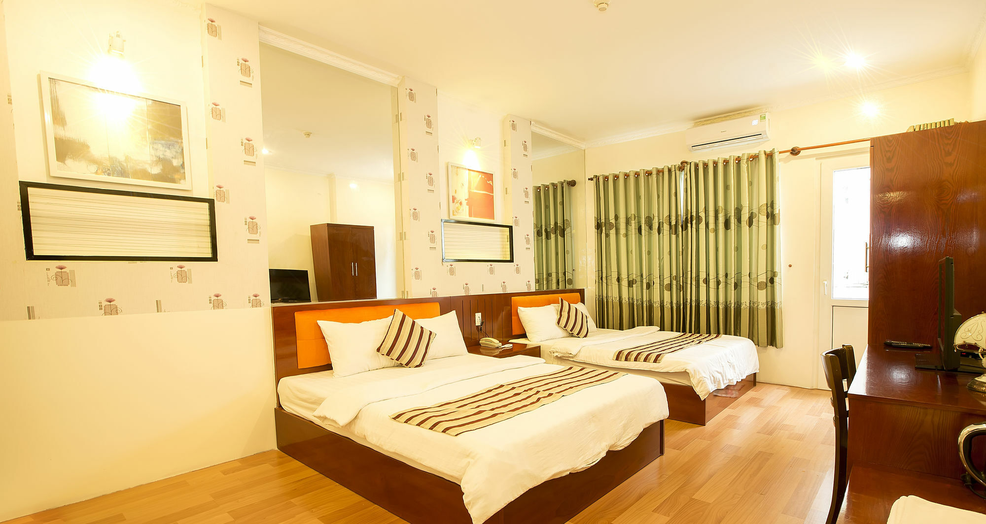 Saigon Crystal Hotel 2*