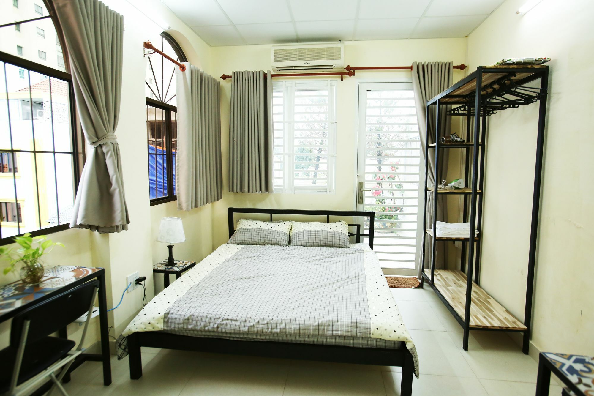 Hotel An Nhien 5b *
