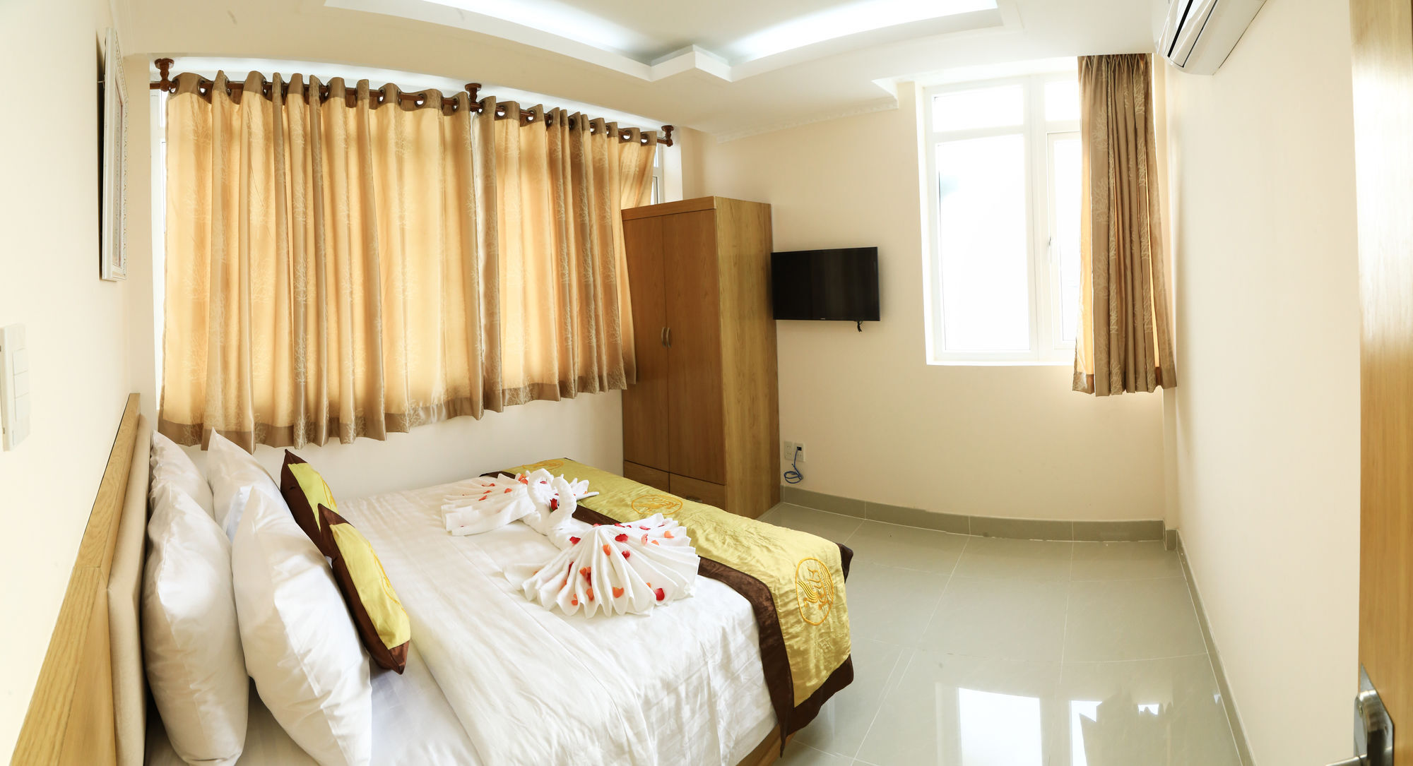 Kelly Serviced * Ho Chi Minh City