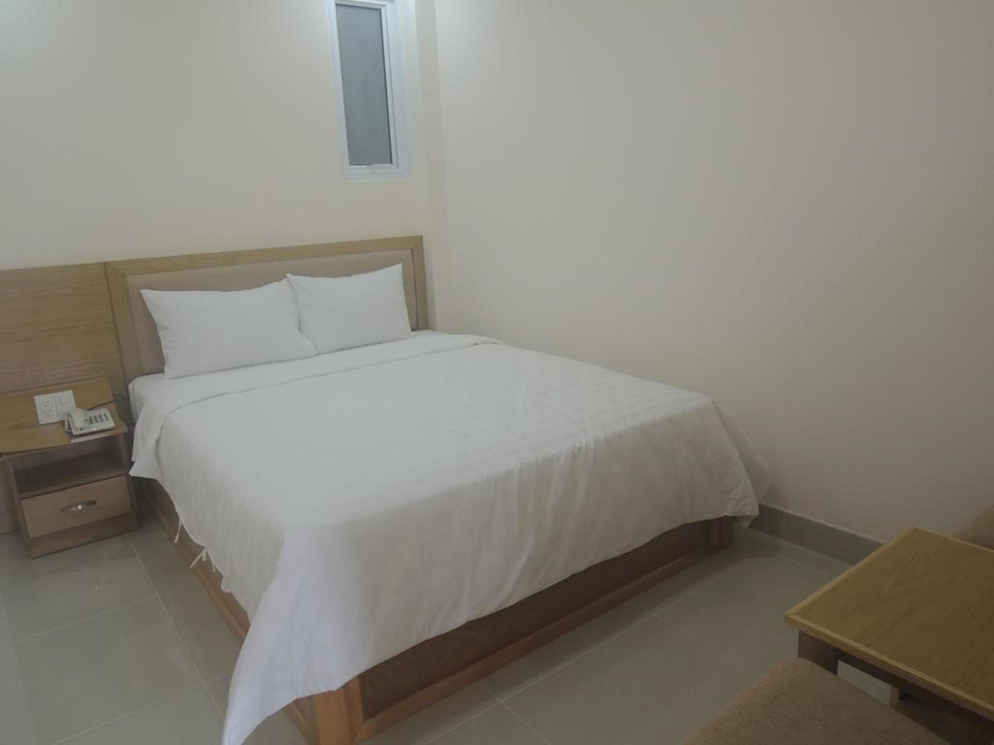 Kelly Serviced * Ho Chi Minh City