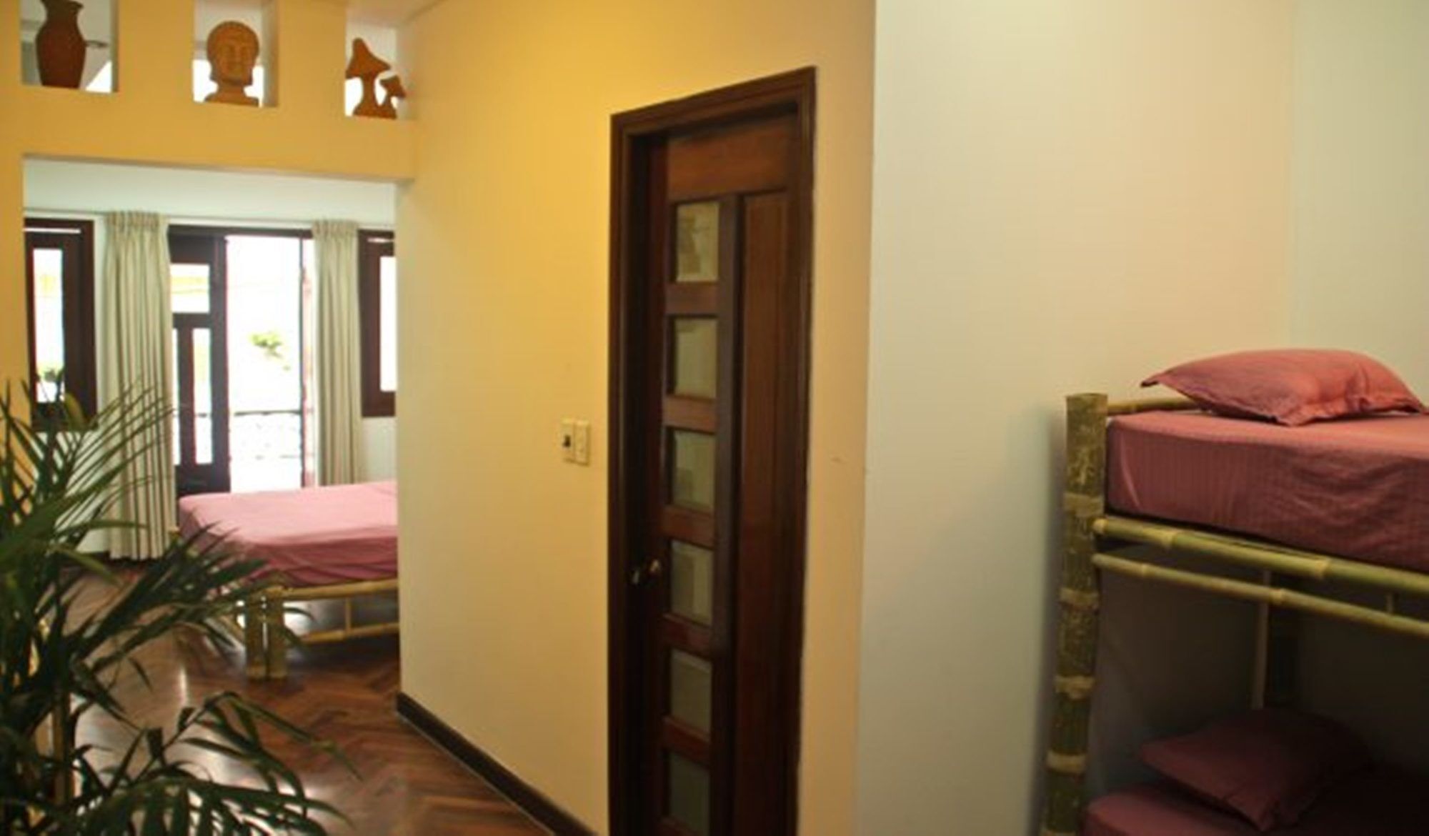 Hotel Nguyen Shack Saigon - Little Museum 2*