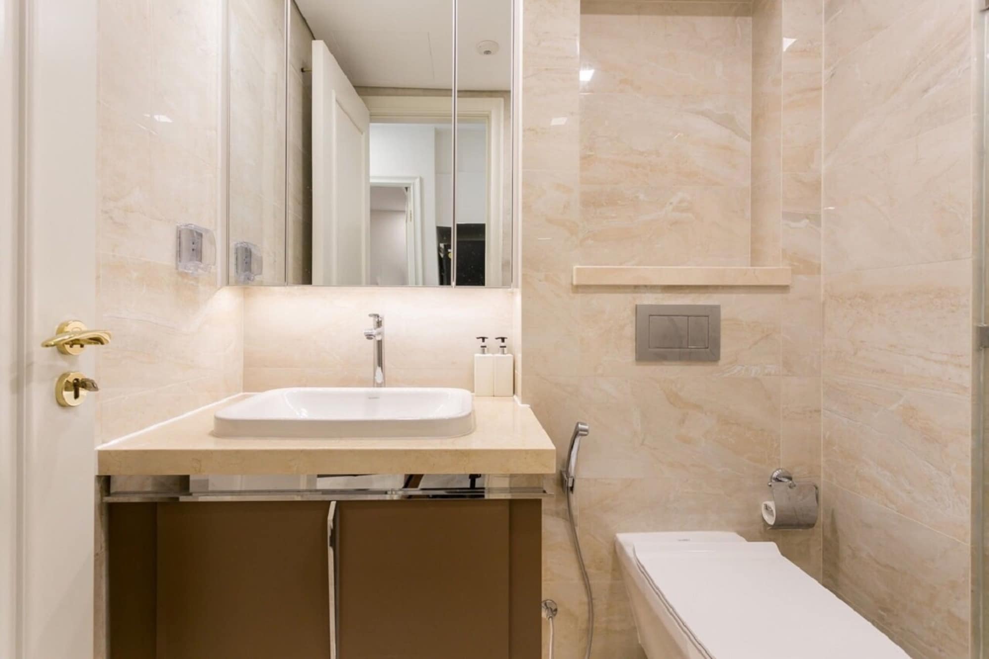 Saigon House Vinhomes Golden River * Bandar Ho Chi Minh
