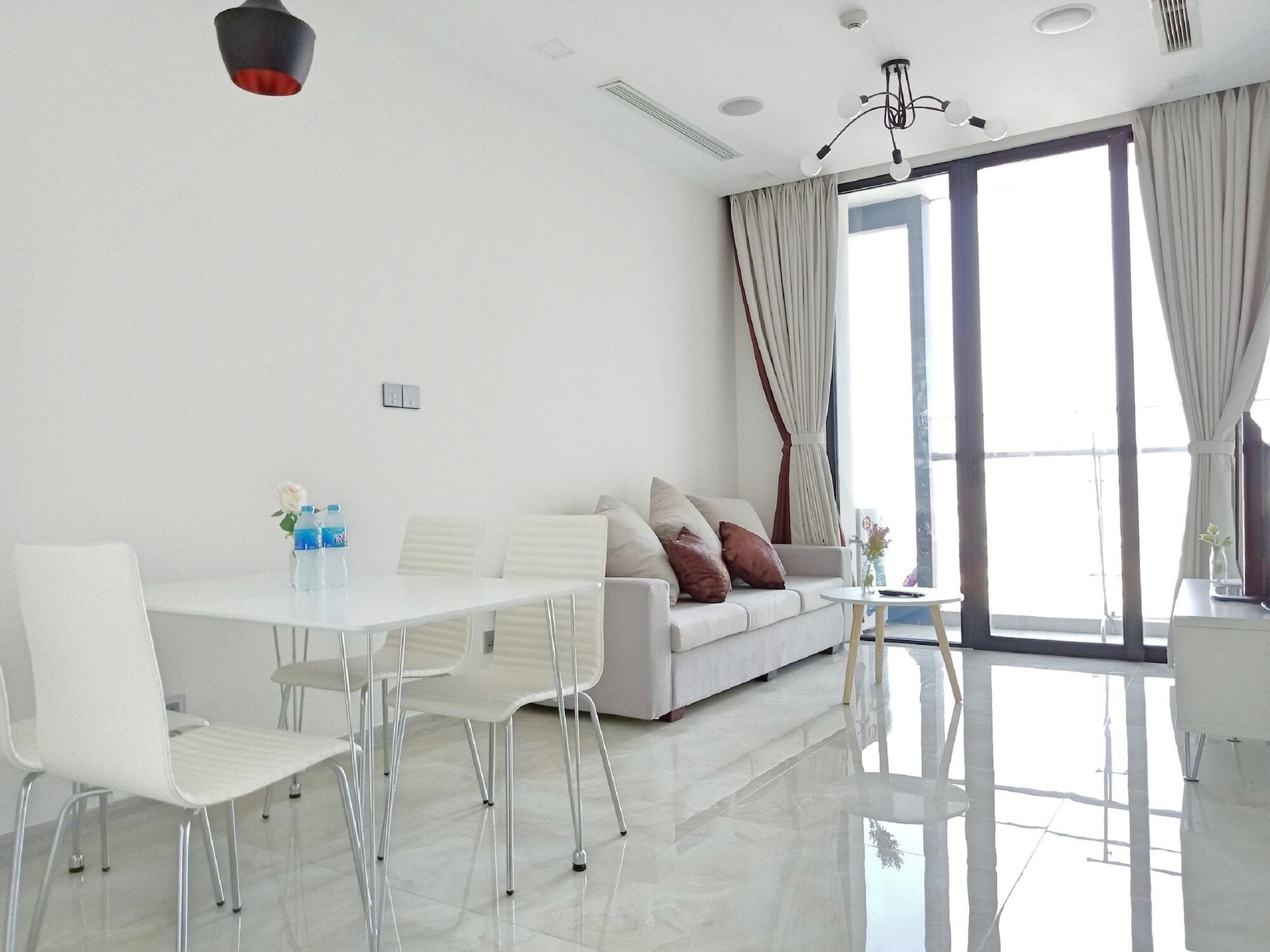 Saigon House Vinhomes Golden River Pangsapuri