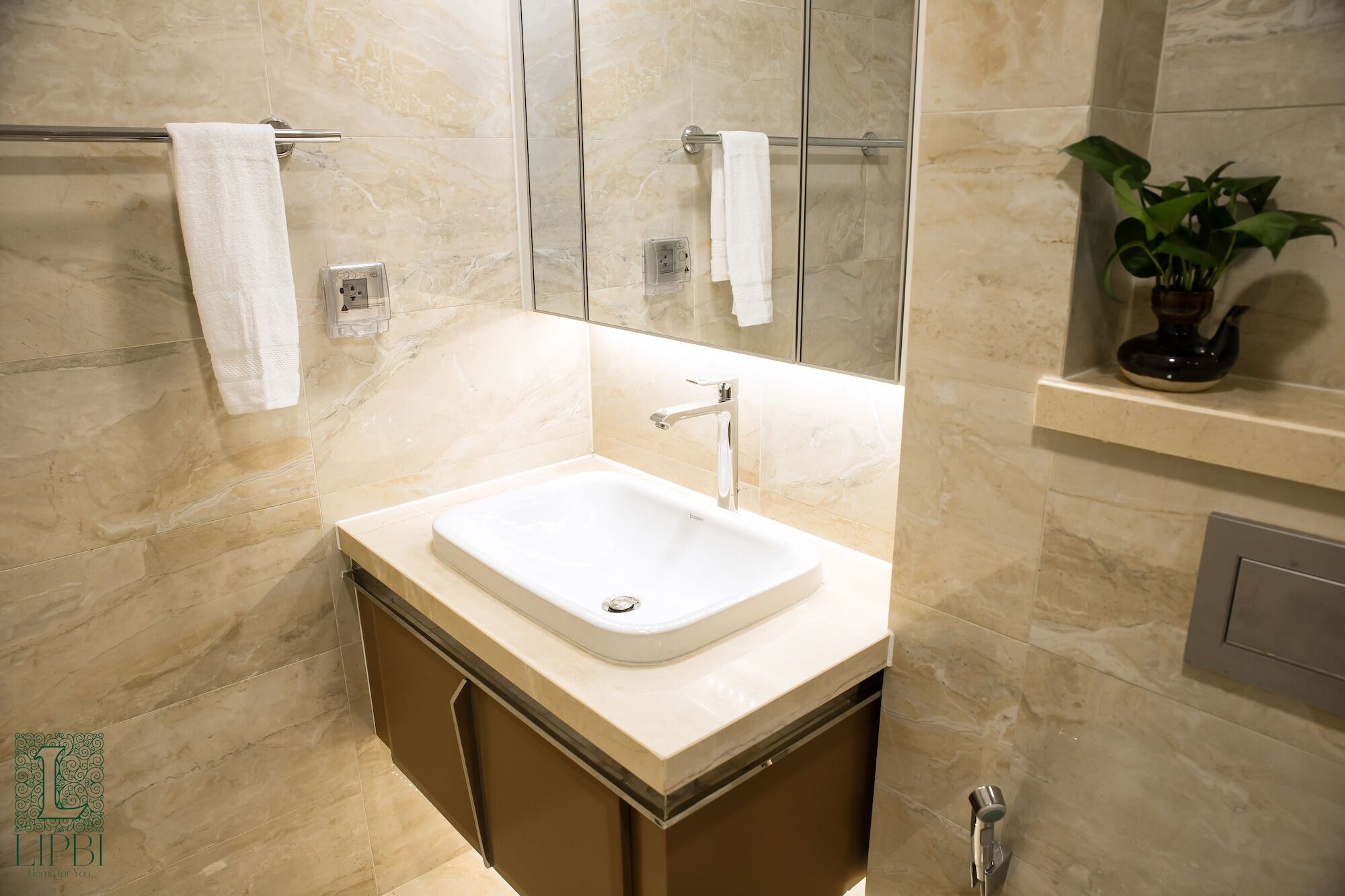 Lipbi Home-central Luxury