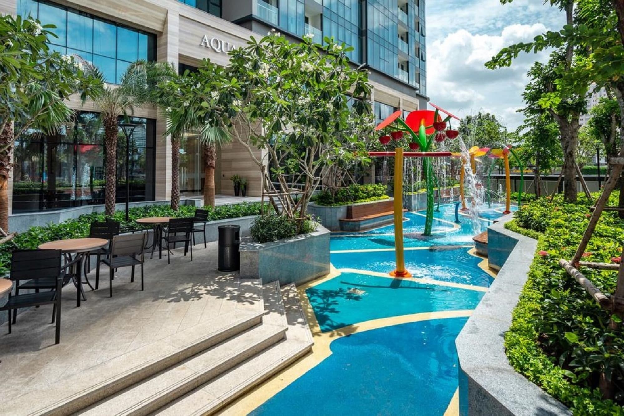 Saigon House Vinhomes Golden River Pangsapuri *
