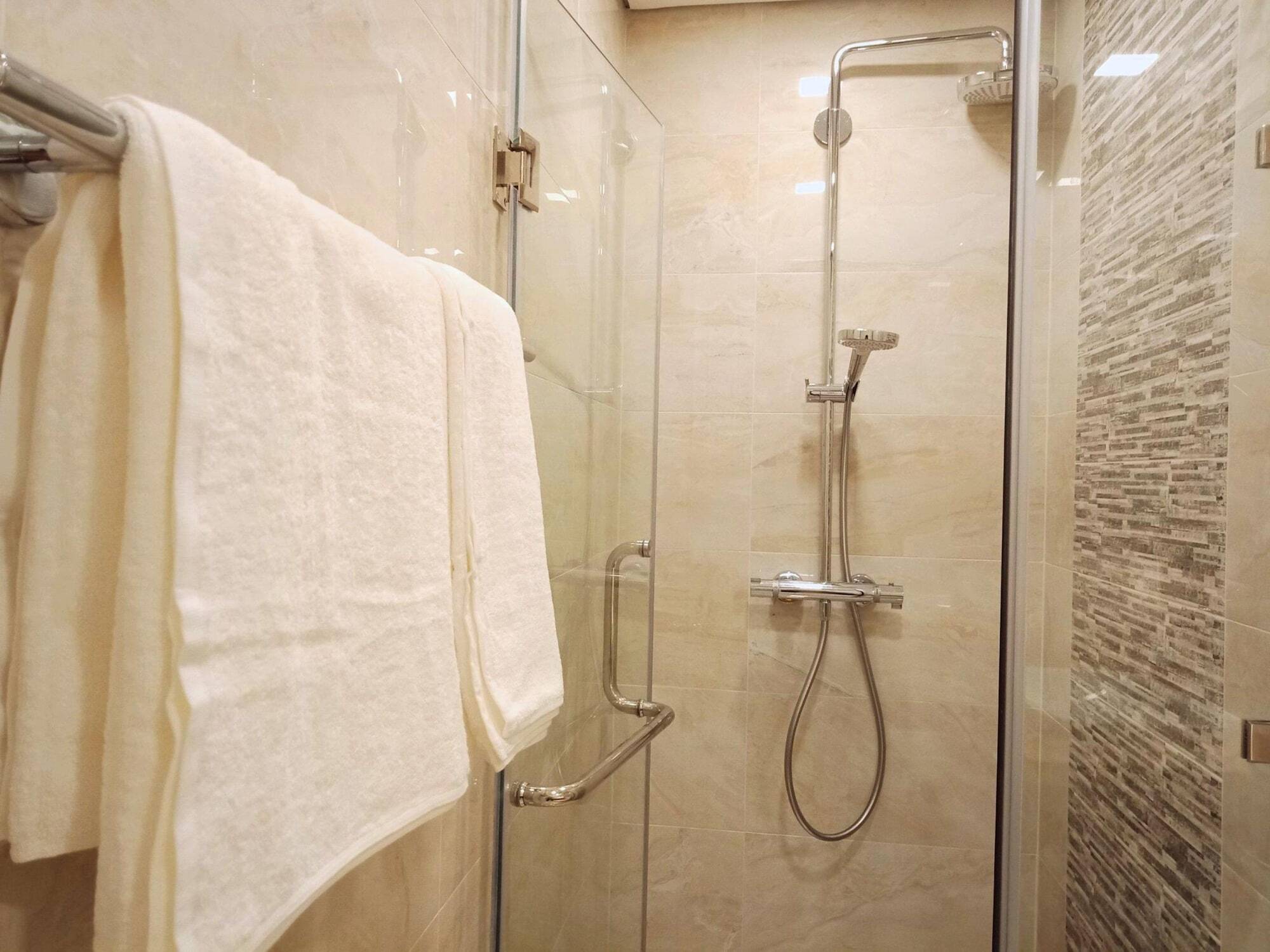 Saigon House Vinhomes Golden River * Bandar Ho Chi Minh