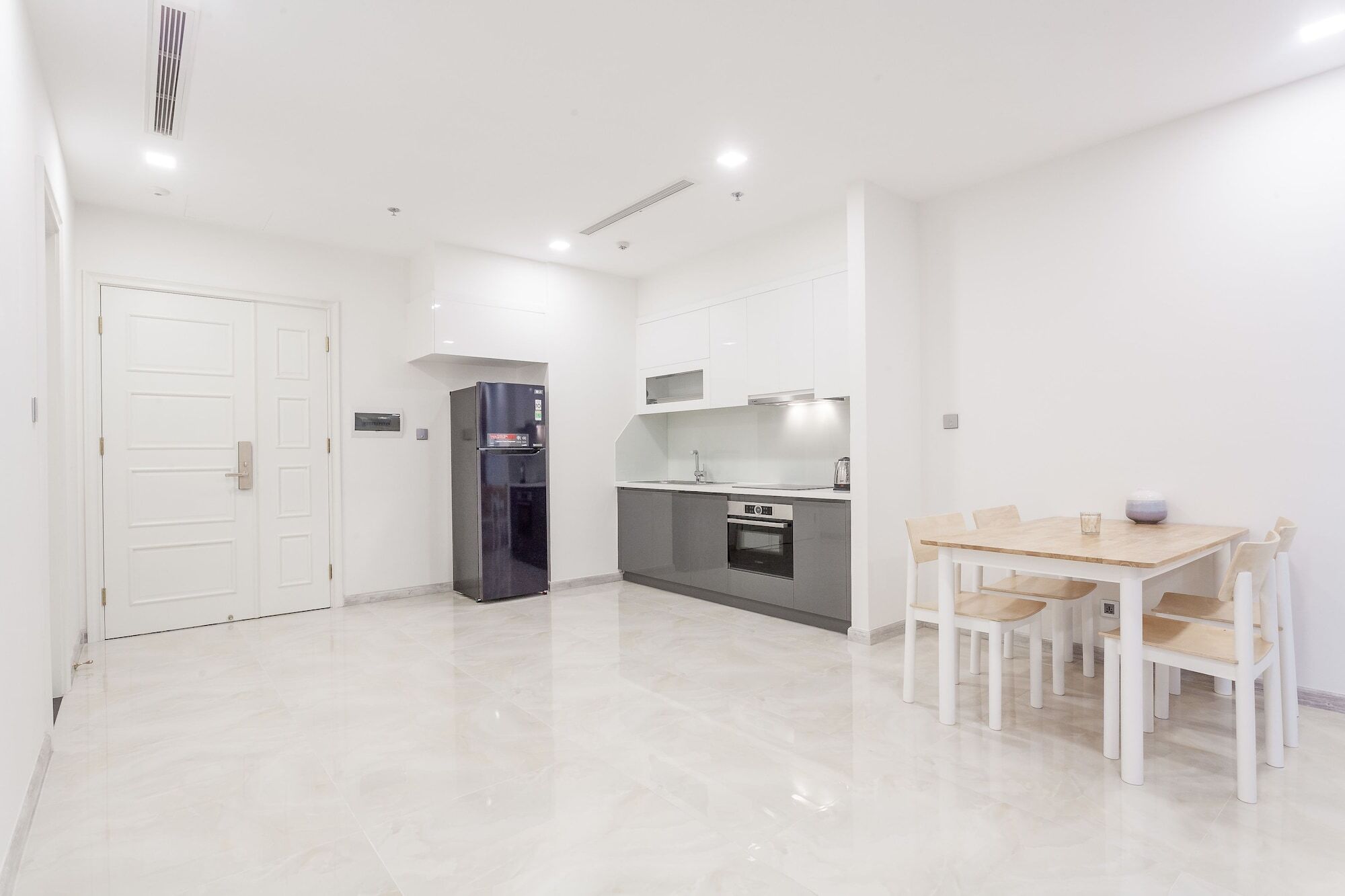 Căn hộ Qq - Vinhome Golden River - D.1