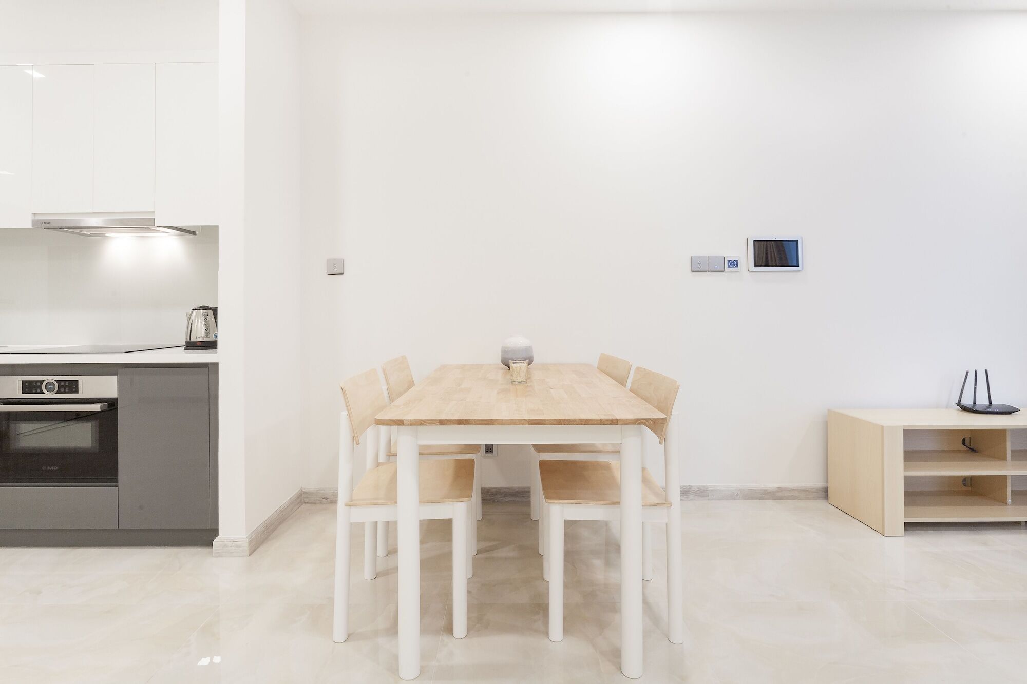 Qq - Vinhome Golden River - D.1 Căn hộ