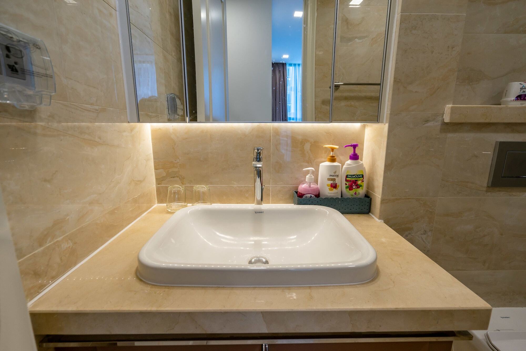 Căn hộ Qq - Vinhome Golden River - D.1