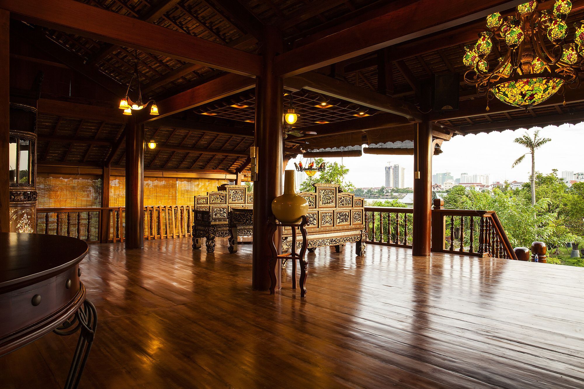 Hotel Saigon Riverside Retreat