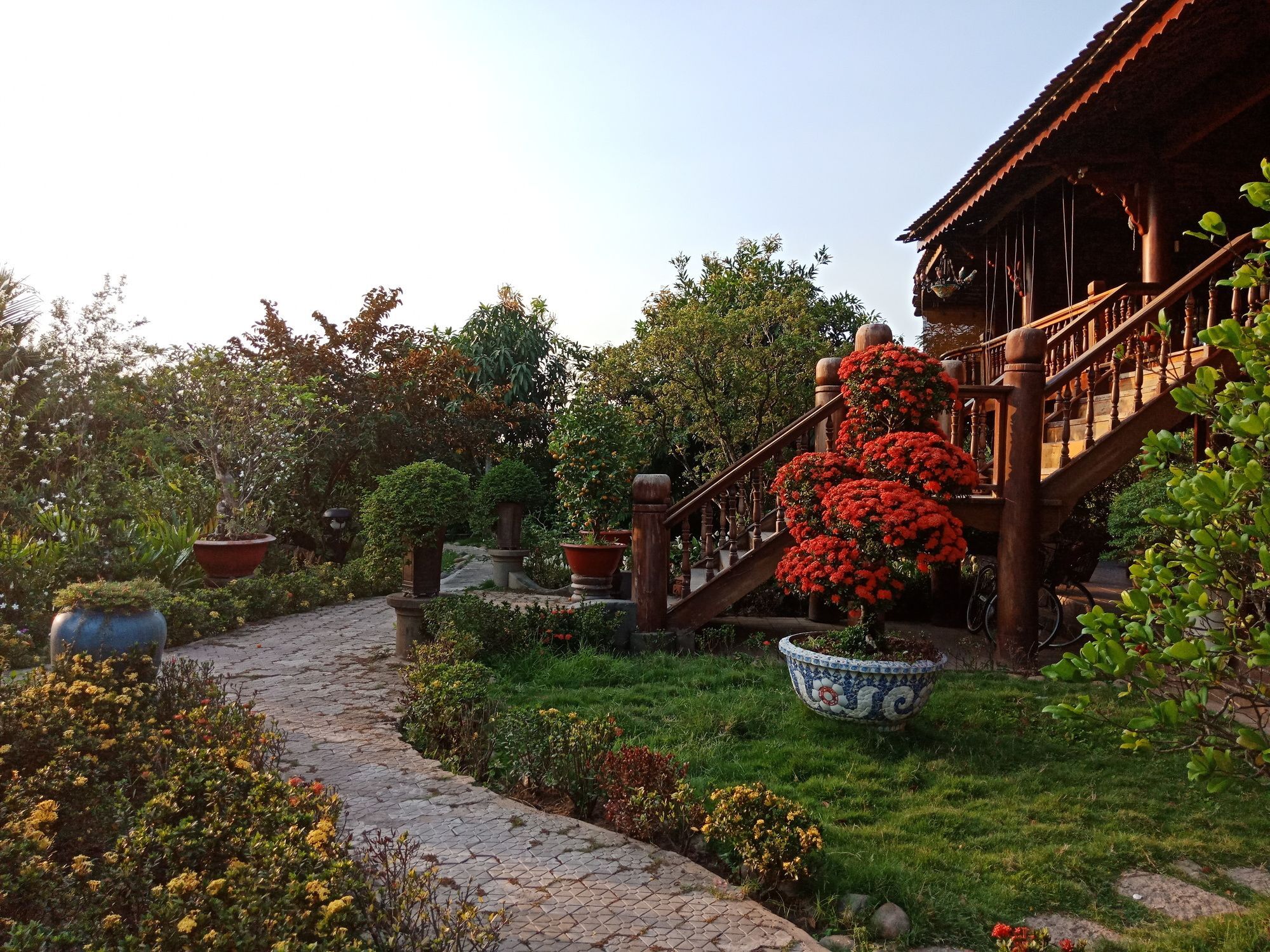 Hotel Saigon Riverside Retreat 3*