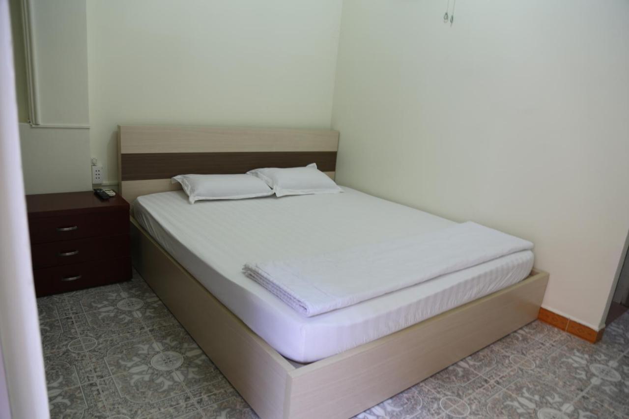 Thai Nhi Hotel *