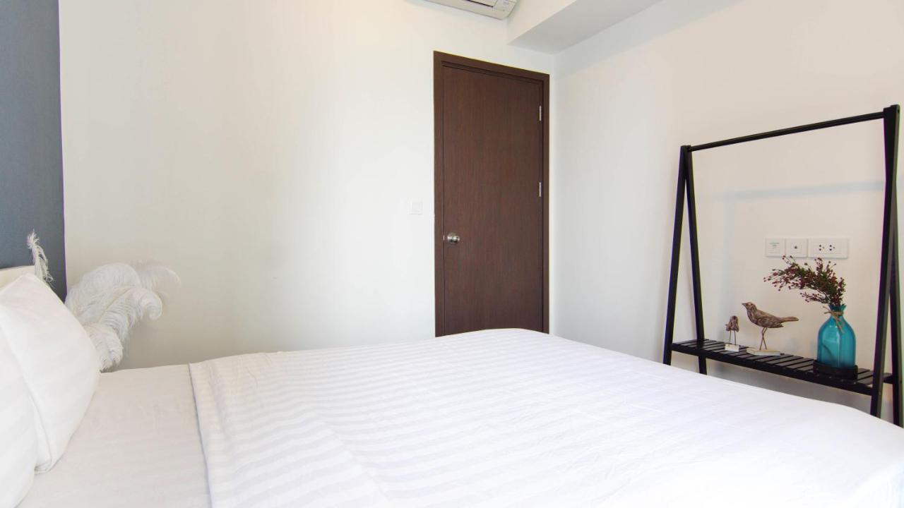 Icon 56 - Free Rooftop Pool Gym 6 Near Ben Thanh Market Apartment *