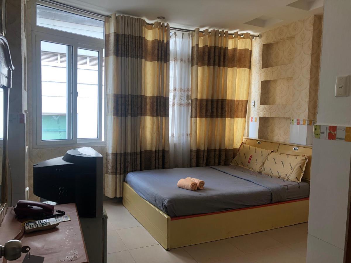 Expats Minh Quang Ho Chi Minh City
