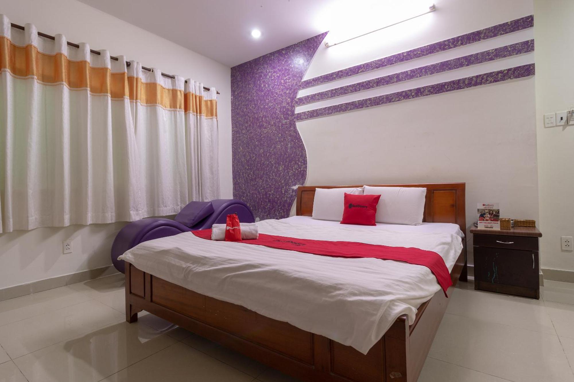 Reddoorz Near Tan Huong Market 2 Ho Chi Minh City