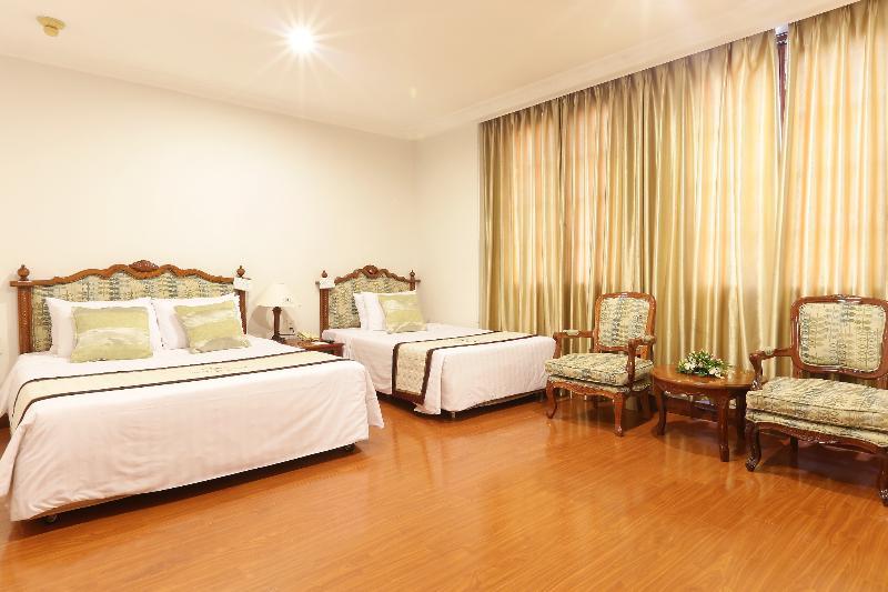 Riverside Saigon 3*