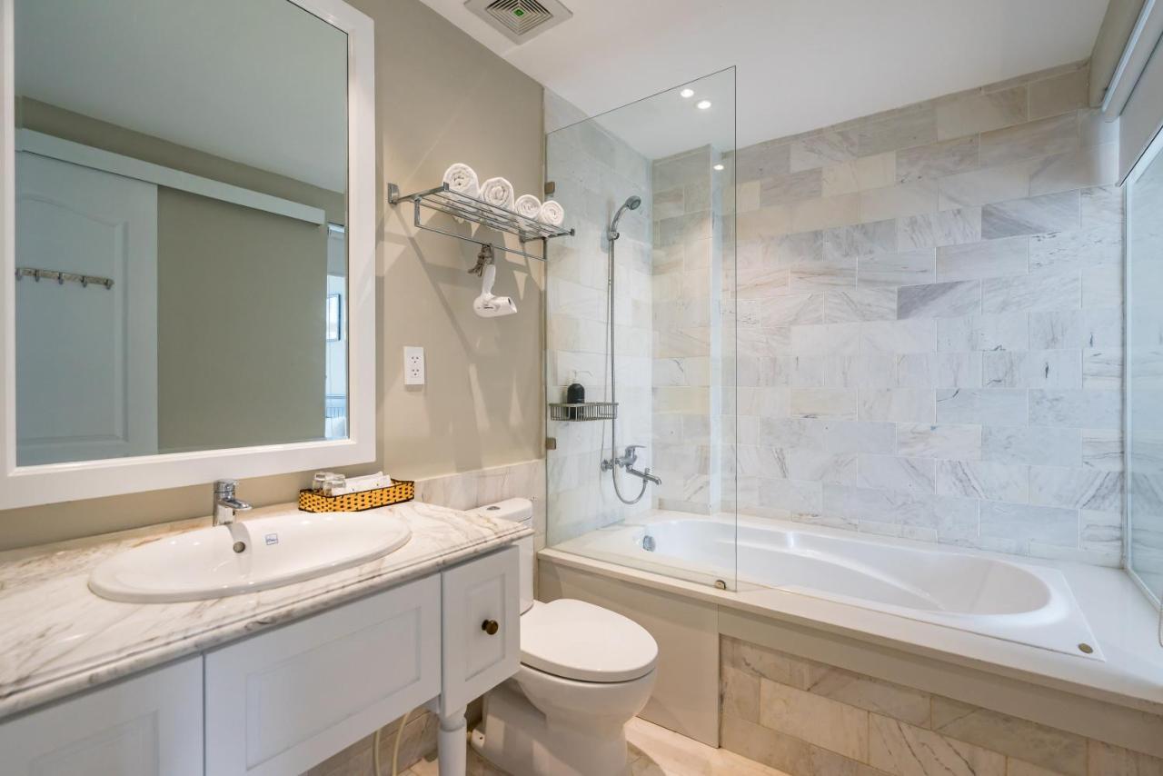 Khách sạn Parklane Nam Sài Gòn 2*
