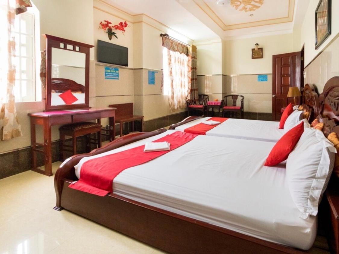Tan Hoa & Massage Hotel 2*