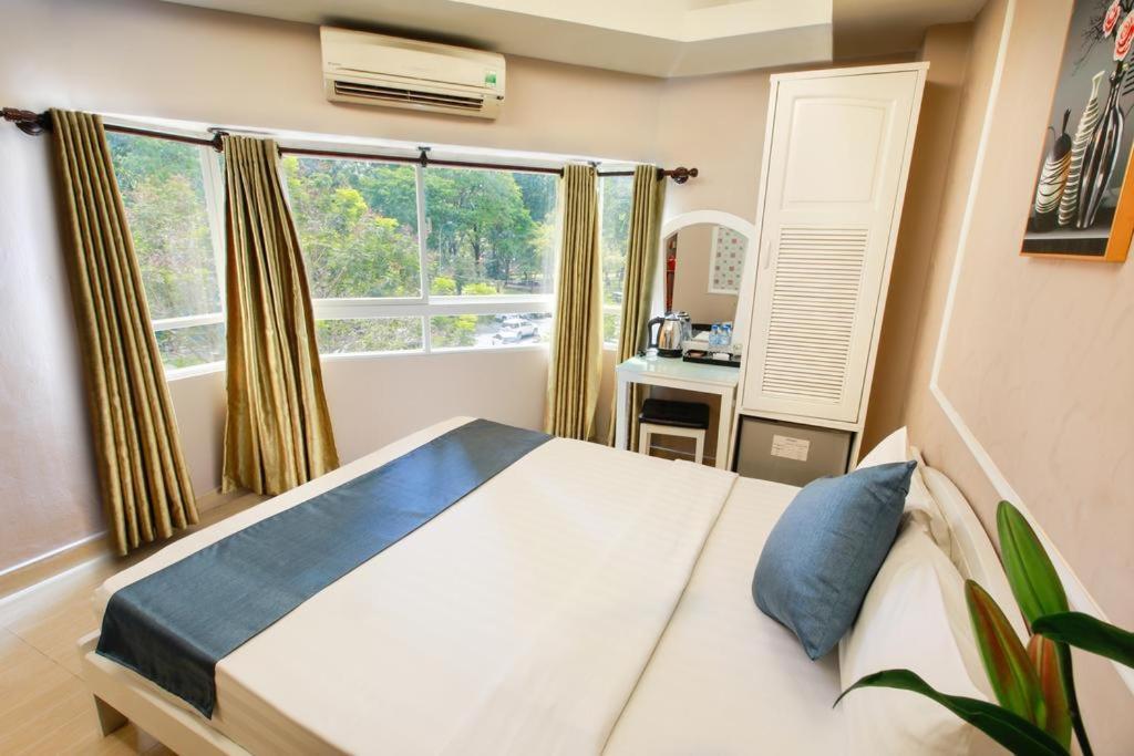Saigon 3*