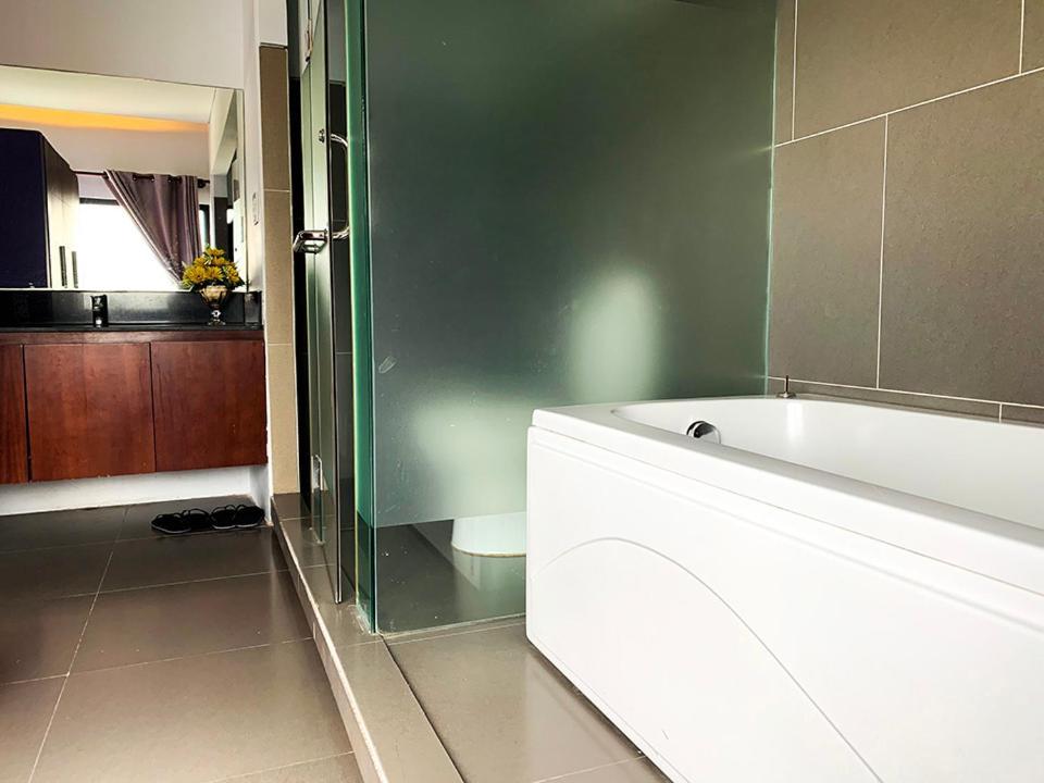 Duc Dat Quang Trung 2* Ho Chi Minh City