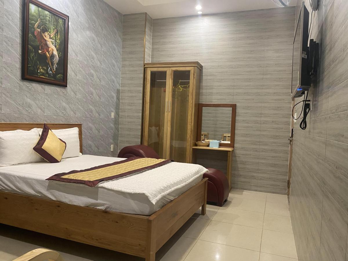 Hoang Quan Love hotel *