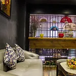 Sunny Serviced Apartment