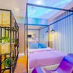 La Hotel
